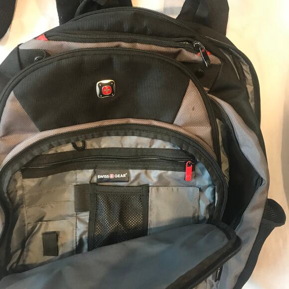 Swiss Gear Scan Smart Backpack - Picture 2 of 5